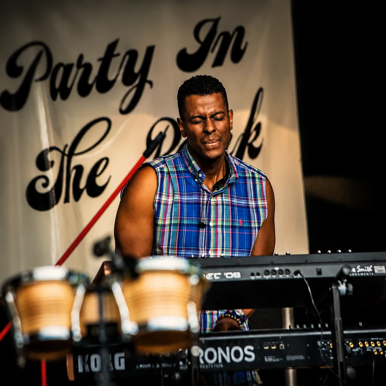 Karl Antoine playing keys live